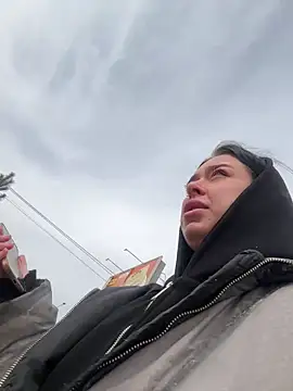 AlishaPrettyBlade online show from 10, 4, 2026