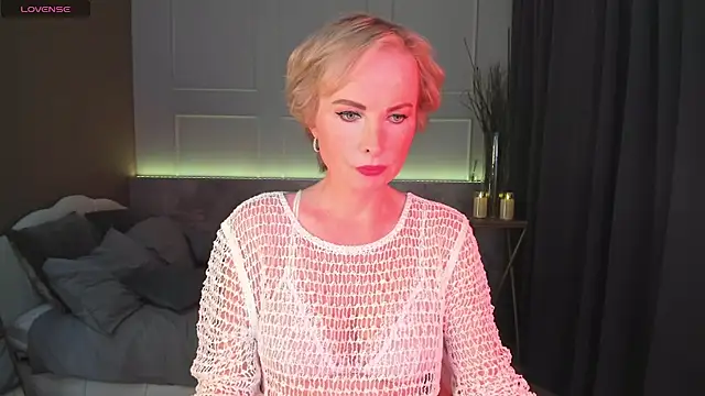 Sandra Kind online show from 5, 3, 2025