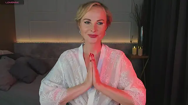 Sandra Kind online show from 9, 3, 2025