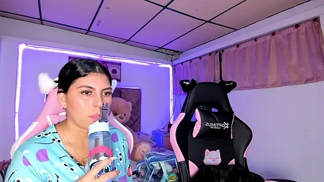 Cristal Smith20 online show from 13, 3, 2026