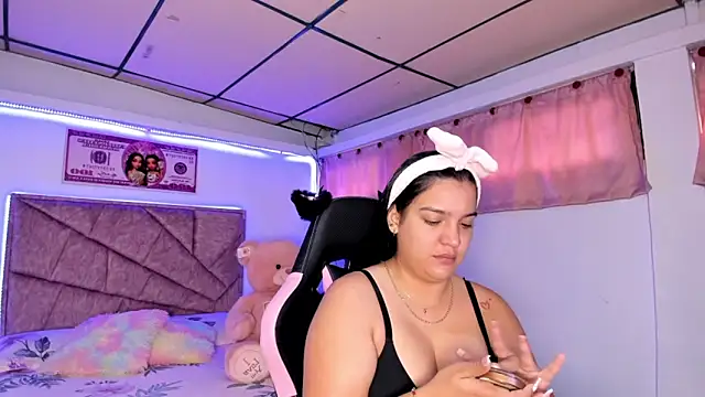 Cristal Smith20 online show from 15, 3, 2026