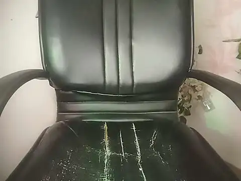 Snapshot of GOLDEN-BEAUTY chatting on 22, 3, 2025 GOLDEN-BEAUTY online show from 22, 3, 2025