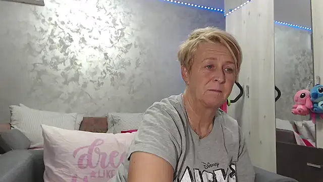 RosesandLillies online show from 13, 4, 2026