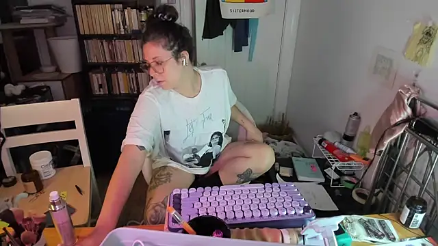 Snapshot of Rosiee69_ chatting on 16, 11, 2025 Rosiee69 online show from 16, 11, 2025