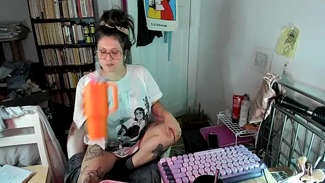 Snapshot of Rosiee69_ chatting on 28, 11, 2025 Rosiee69 online show from 28, 11, 2025