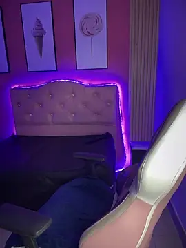 Snapshot of Emily-teen chatting on 23, 2, 2025 Emily-teen online show from 23, 2, 2025