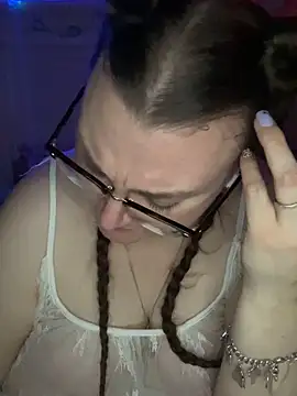 Snapshot of HTXBELLE chatting on 5, 3, 2025 HTXBELLE online show from 5, 3, 2025