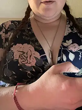 Snapshot of HTXBELLE chatting on 6, 3, 2025 HTXBELLE online show from 6, 3, 2025