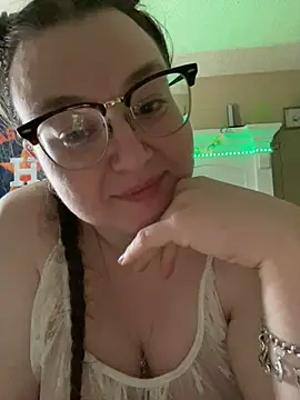 Snapshot of HTXBELLE chatting on 8, 3, 2025 HTXBELLE online show from 8, 3, 2025