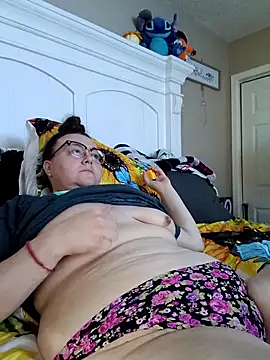 Snapshot of HTXBELLE chatting on 20, 9, 2025 HTXBELLE online show from 20, 9, 2025