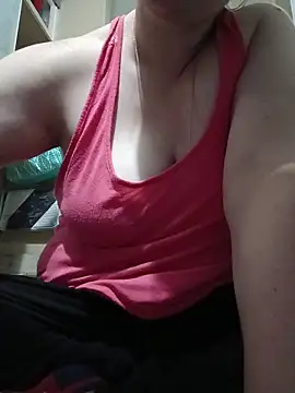 Snapshot of HTXBELLE chatting on 6, 11, 2025 HTXBELLE online show from 6, 11, 2025