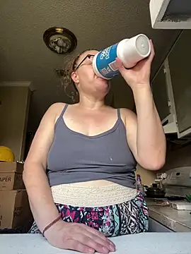 Snapshot of HTXBELLE chatting on 13, 12, 2025 HTXBELLE online show from 13, 12, 2025