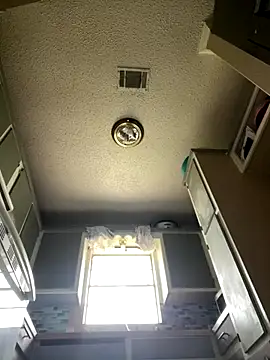 Snapshot of HTXBELLE chatting on 14, 12, 2025 HTXBELLE online show from 14, 12, 2025