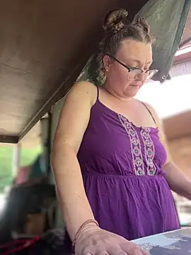 HTXBELLE online show from 25, 5, 2026