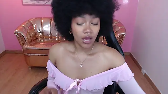 Snapshot of catalina25_t chatting on 26, 11, 2025 catalina25 t online show from 26, 11, 2025