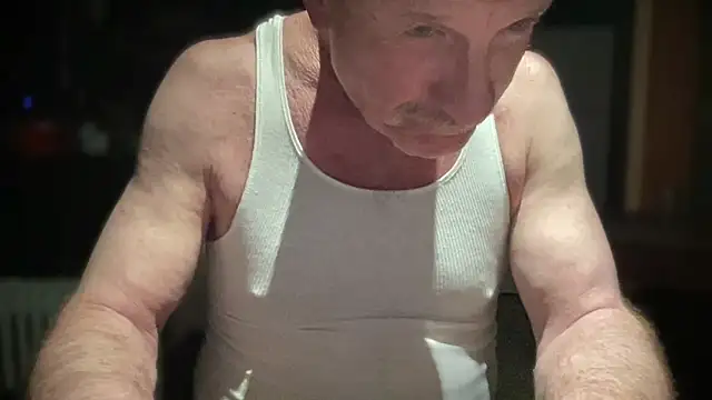 Snapshot of DominantDong chatting on 5, 3, 2025 DominantDong online show from 5, 3, 2025