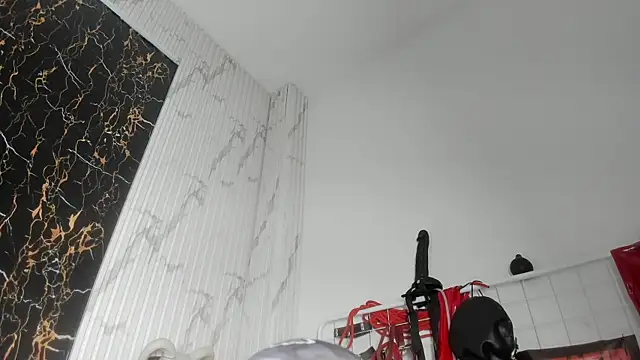 Snapshot of Guxplo_ chatting on 25, 2, 2026 Guxplo online show from 25, 2, 2026