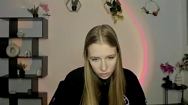 Snapshot of AnnNorriss chatting on 27, 2, 2025 AnnNorriss online show from 27, 2, 2025