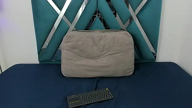 Snapshot of Emily-Carter chatting on 18, 9, 2025 Emily-Carter online show from 18, 9, 2025