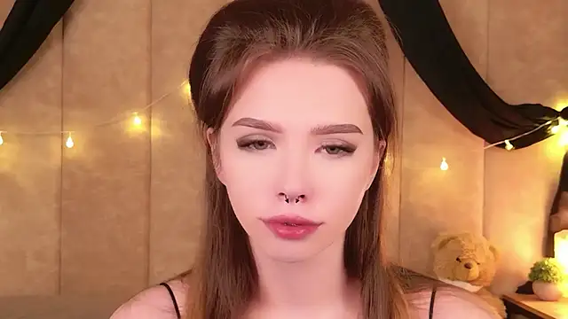 Snapshot of Sierra_Fane chatting on 7, 11, 2025 Sierra Fane online show from 7, 11, 2025