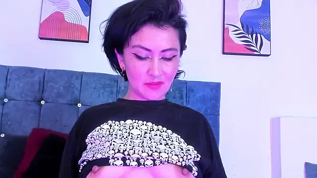 Snapshot of lilith_catt chatting on 8, 3, 2025 lilith catt online show from 8, 3, 2025