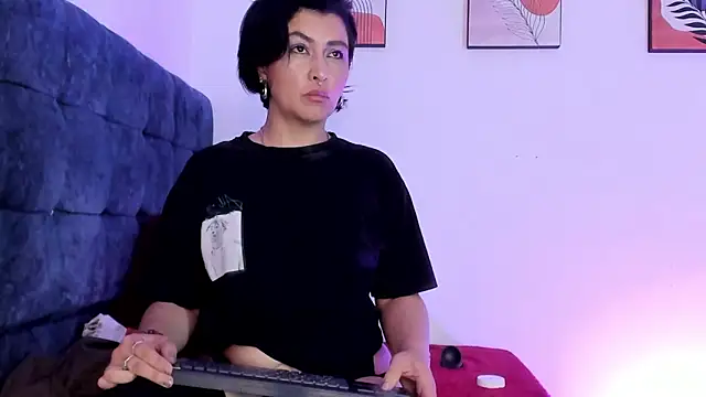 Snapshot of lilith_catt chatting on 8, 3, 2025 lilith catt online show from 8, 3, 2025