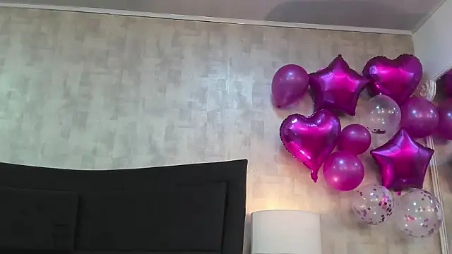 NahomyCarther online show from 15, 2, 2026