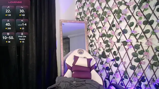 Snapshot of aron_and_paula chatting on 8, 3, 2025 aron and paula online show from 8, 3, 2025