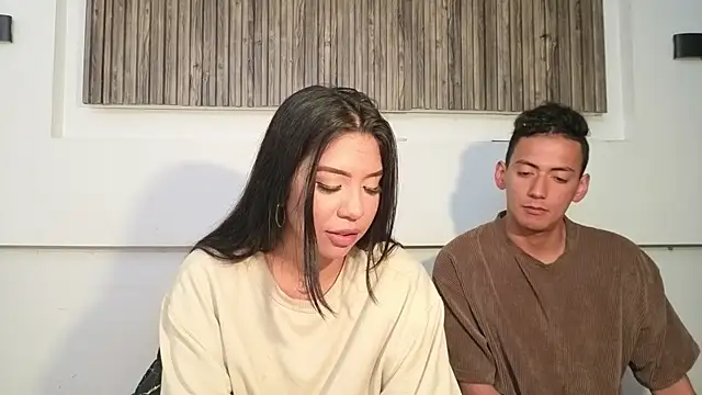 Snapshot of aron_and_paula chatting on 10, 11, 2025 aron and paula online show from 10, 11, 2025