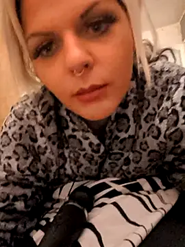 Snapshot of Glory_Max chatting on 10, 2, 2026 Glory Max online show from 10, 2, 2026