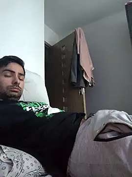 Snapshot of andreiiiii2025 chatting on 3, 3, 2026 andreiiiii2025 online show from 3, 3, 2026