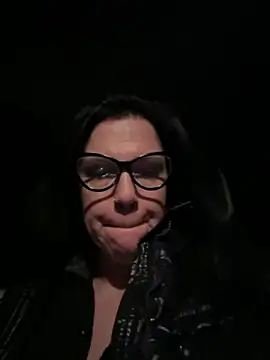 Snapshot of LadydeSade chatting on 25, 11, 2025 LadydeSade online show from 25, 11, 2025