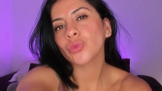 Snapshot of _lucianapalmer chatting on 25, 11, 2025 lucianapalmer online show from 25, 11, 2025