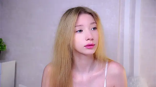 Snapshot of SunnivaCovil chatting on 29, 6, 2026 SunnivaCovil online show from 29, 6, 2026