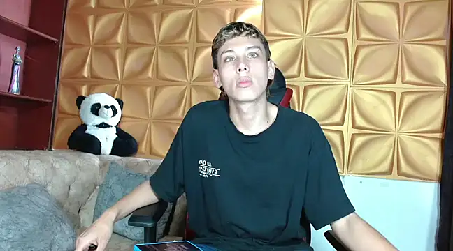 Snapshot of Noahoconor chatting on 19, 2, 2025 Noahoconor online show from 19, 2, 2025