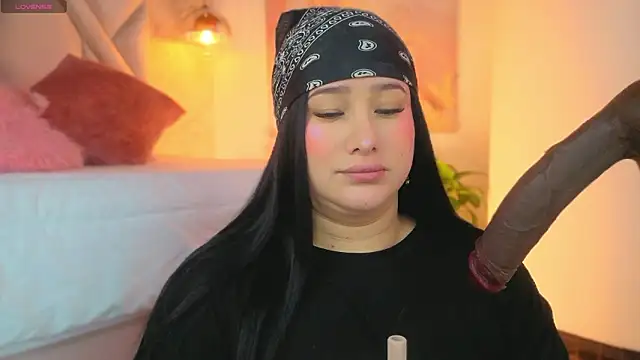 Leaa Cox online show from 6, 3, 2026