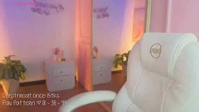 Snapshot of Leaa_Cox chatting on 27, 4, 2026 Leaa Cox online show from 27, 4, 2026