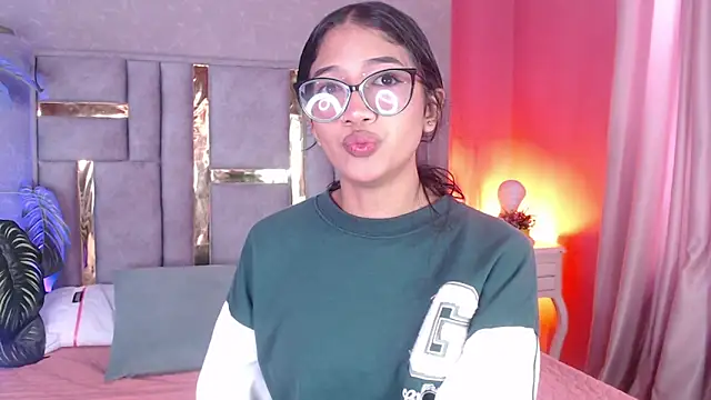 Tyla Ks online show from 4, 11, 2025