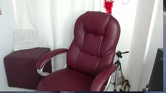 Mature 2025 online show from 6, 3, 2026