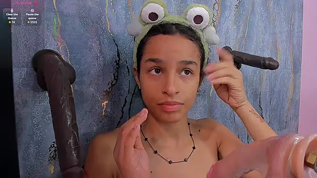 Snapshot of honey_sofii_ chatting on 24, 9, 2025 honey sofii online show from 24, 9, 2025