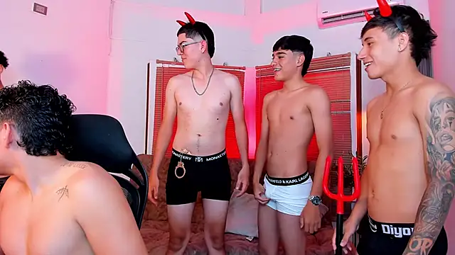 Snapshot of Fun_BoysW chatting on 31, 10, 2025 Fun BoysW online show from 31, 10, 2025