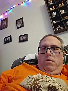 Snapshot of Smallone327 chatting on 4, 10, 2025 Smallone327 online show from 4, 10, 2025