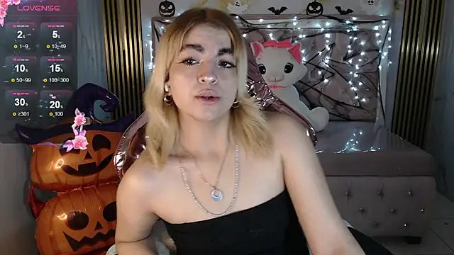 Snapshot of lili_conor_s chatting on 10, 10, 2025 lili conor s online show from 10, 10, 2025