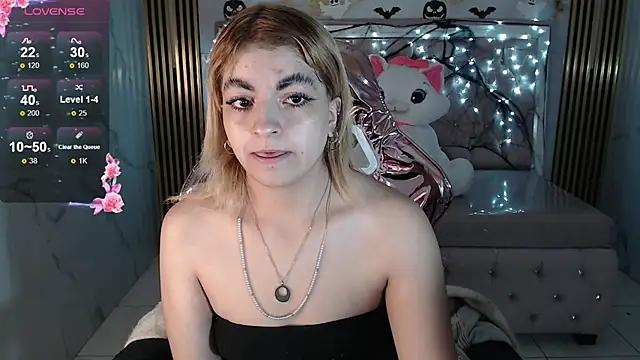 Snapshot of lili_conor_s chatting on 15, 10, 2025 lili conor s online show from 15, 10, 2025