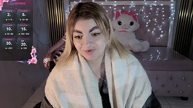 Snapshot of lili_conor_s chatting on 14, 11, 2025 lili conor s online show from 14, 11, 2025