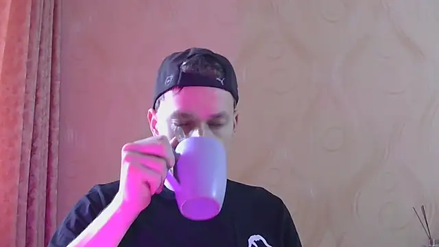 Snapshot of frama666 chatting on 25, 11, 2025 frama666 online show from 25, 11, 2025