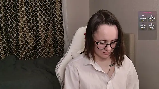 Luna Loveee online show from 5, 10, 2025