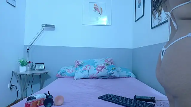 innocenthazel online show from 22, 3, 2026