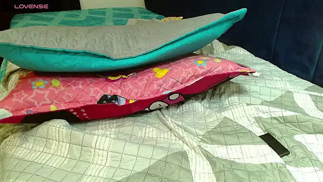 Mariana star1 online show from 8, 11, 2025