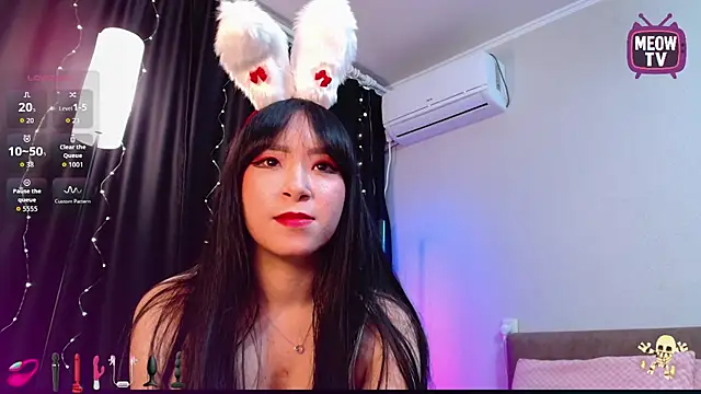 Snapshot of miyakimi0101 chatting on 17, 11, 2025 miyakimi0101 online show from 17, 11, 2025